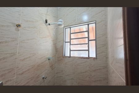 Casa para alugar com 200m², 4 quartos e 2 vagasBanheiro da suíte térrea 