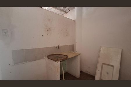 Casa para alugar com 200m², 4 quartos e 2 vagasCozinha da edícula 