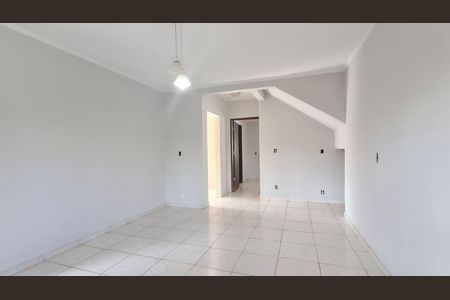 Casa para alugar com 200m², 4 quartos e 2 vagasSala