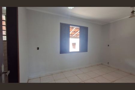 Casa para alugar com 200m², 4 quartos e 2 vagasSuíte térrea