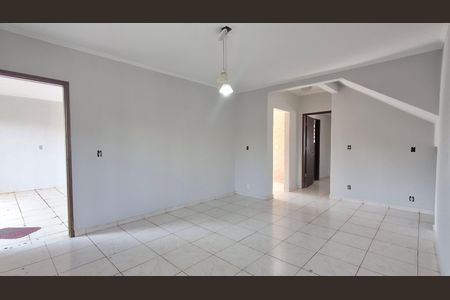 Casa para alugar com 200m², 4 quartos e 2 vagasSala