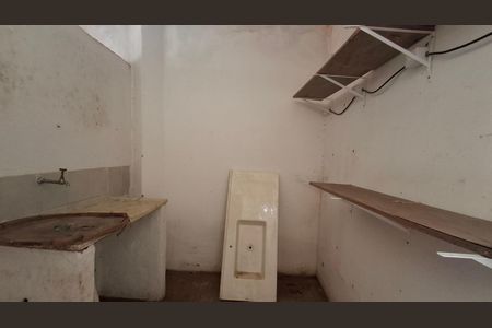 Casa para alugar com 200m², 4 quartos e 2 vagasCozinha da edícula 