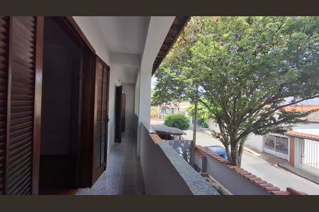 Casa para alugar com 200m², 4 quartos e 2 vagasVaranda