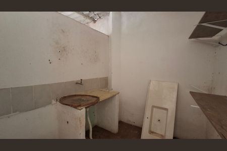 Casa para alugar com 200m², 4 quartos e 2 vagasCozinha da edícula 