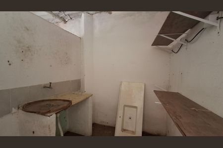 Casa para alugar com 200m², 4 quartos e 2 vagasCozinha da edícula 