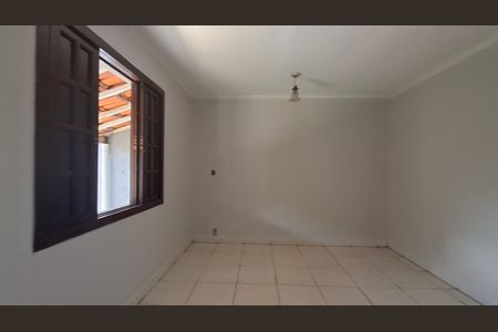 Casa para alugar com 200m², 4 quartos e 2 vagasSuíte térrea