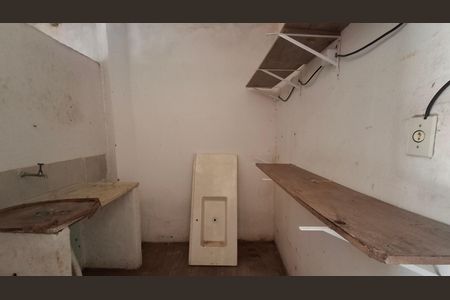 Casa para alugar com 200m², 4 quartos e 2 vagasCozinha da edícula 