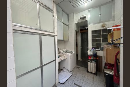 Casa de condomínio à venda com 150m², 3 quartos e 1 vagaÁrea de Serviço