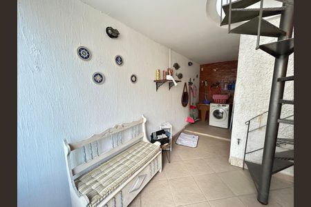 Casa de condomínio à venda com 150m², 3 quartos e 1 vagaÁrea de Serviço 2