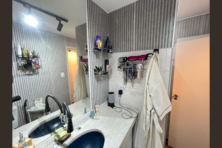 Casa de condomínio à venda com 150m², 3 quartos e 1 vagaBanheiro 2