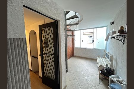 Casa de condomínio à venda com 150m², 3 quartos e 1 vagaÁrea de Serviço 2