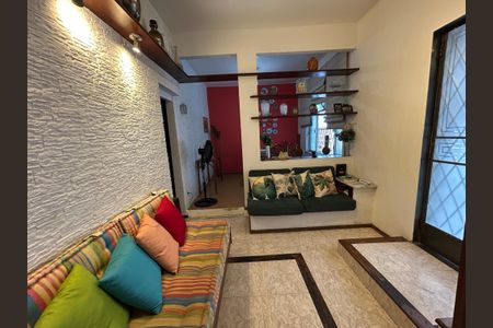 Casa de condomínio à venda com 150m², 3 quartos e 1 vagaSala