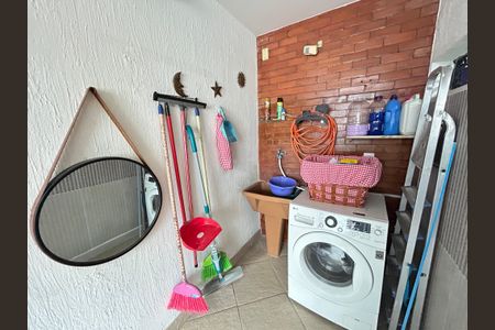 Casa de condomínio à venda com 150m², 3 quartos e 1 vagaÁrea de Serviço 2