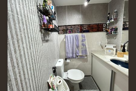 Casa de condomínio à venda com 150m², 3 quartos e 1 vagaBanheiro 2
