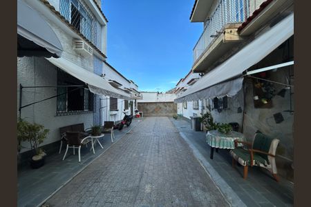 Casa de condomínio à venda com 150m², 3 quartos e 1 vagaÁrea comum