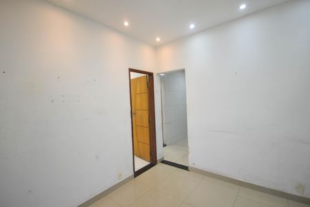 sala de casa para alugar com 2 quartos, 70m² em Jardim Continental, Nova Iguaçu