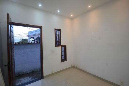 sala de casa para alugar com 2 quartos, 70m² em Jardim Continental, Nova Iguaçu