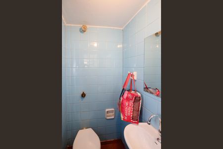 Casa à venda com 205m², 3 quartos e 2 vagas Casa à venda com 205m², 3 quartos e 2 vagasLavabo