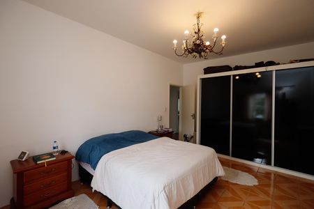 Casa à venda com 205m², 3 quartos e 2 vagas Casa à venda com 205m², 3 quartos e 2 vagasQuarto 1