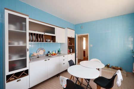 Casa à venda com 205m², 3 quartos e 2 vagas Casa à venda com 205m², 3 quartos e 2 vagasCozinha
