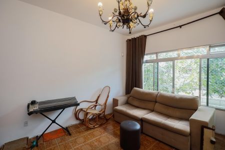 Casa à venda com 205m², 3 quartos e 2 vagas Casa à venda com 205m², 3 quartos e 2 vagasSala