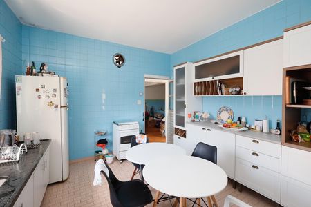 Casa à venda com 205m², 3 quartos e 2 vagas Casa à venda com 205m², 3 quartos e 2 vagasCozinha