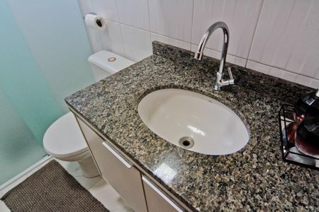 Casa à venda com 174m², 3 quartos e 4 vagas Casa à venda com 174m², 3 quartos e 4 vagasBanheiro da Suíte 1