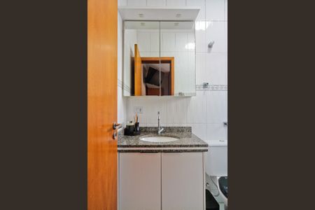 Casa à venda com 174m², 3 quartos e 4 vagas Casa à venda com 174m², 3 quartos e 4 vagasBanheiro da Suíte 2