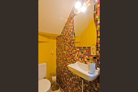 Casa à venda com 174m², 3 quartos e 4 vagas Casa à venda com 174m², 3 quartos e 4 vagasLavabo