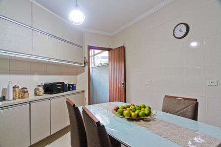 Casa à venda com 174m², 3 quartos e 4 vagas Casa à venda com 174m², 3 quartos e 4 vagasCozinha
