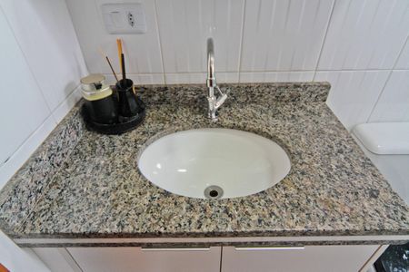 Casa à venda com 174m², 3 quartos e 4 vagas Casa à venda com 174m², 3 quartos e 4 vagasBanheiro da Suíte 2