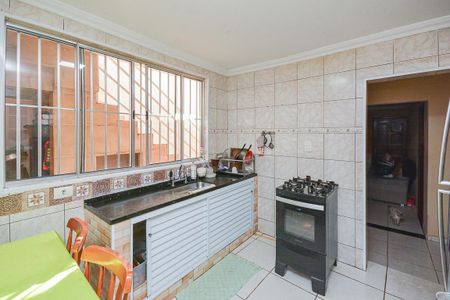 Casa para alugar com 250m², 3 quartos e 2 vagasCozinha