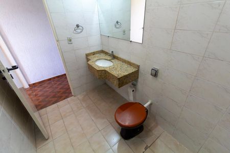 Casa para alugar com 162m², 2 quartos e 2 vagasBanheiro