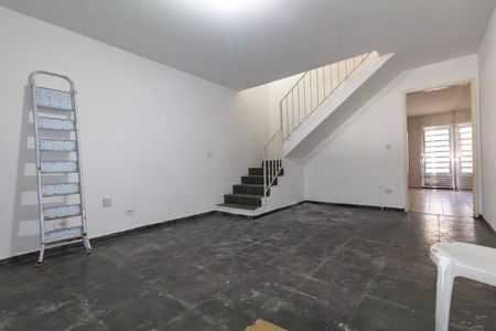 Casa para alugar com 162m², 2 quartos e 2 vagasSala