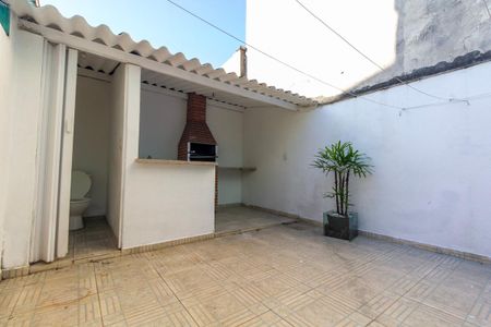 Casa para alugar com 162m², 2 quartos e 2 vagasQuintal