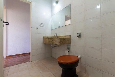 Casa para alugar com 162m², 2 quartos e 2 vagasBanheiro