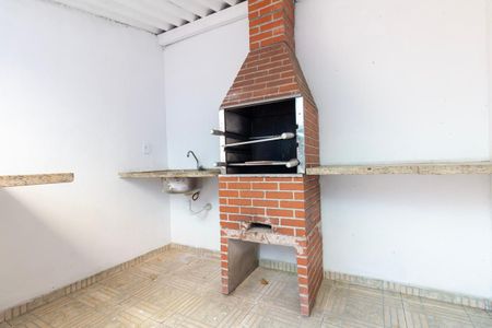 Casa para alugar com 162m², 2 quartos e 2 vagasQuintal