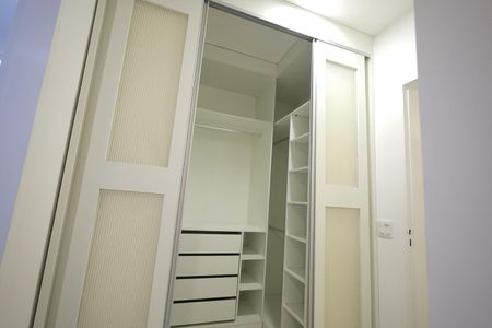 Apartamento à venda com 80m², 3 quartos e 1 vagaCloset