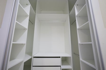 Apartamento à venda com 80m², 3 quartos e 1 vagaCloset