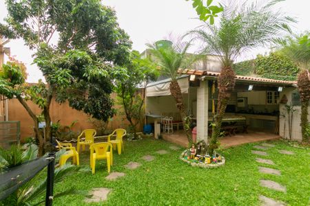 Casa à venda com 130m², 2 quartos e 3 vagasÁrea comum - Quintal 