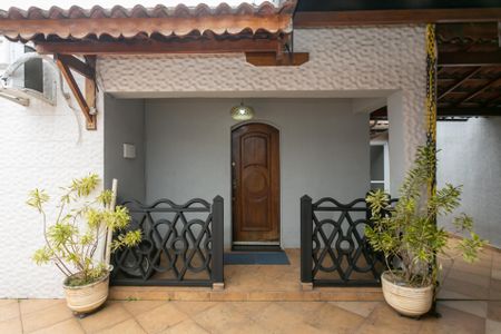 Casa à venda com 130m², 2 quartos e 3 vagasEntrada 