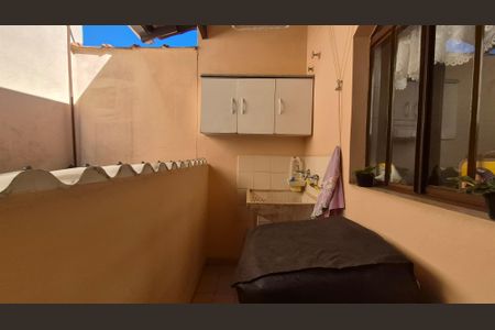 Casa à venda com 275m², 5 quartos e 3 vagasLavanderia - Casa 2