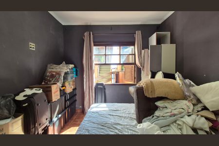 Casa à venda com 275m², 5 quartos e 3 vagasQuarto - Fundos