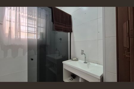 Casa à venda com 275m², 5 quartos e 3 vagasBanheiro - Fundos