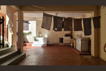 Casa à venda com 275m², 5 quartos e 3 vagasArea de serviço