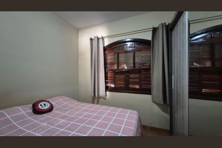 Casa à venda com 275m², 5 quartos e 3 vagasQuarto 2