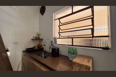 Casa à venda com 275m², 5 quartos e 3 vagasCozinha - Fundos