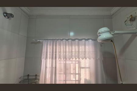 Casa à venda com 275m², 5 quartos e 3 vagasBanheiro - Fundos