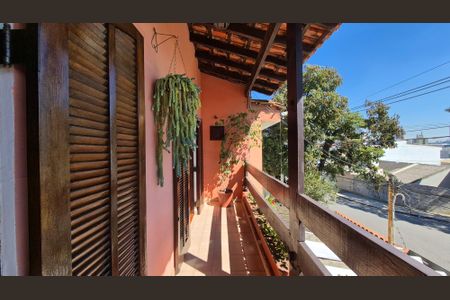 Casa à venda com 275m², 5 quartos e 3 vagasQuarto 2 - Casa 2