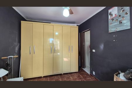 Casa à venda com 275m², 5 quartos e 3 vagasQuarto - Fundos